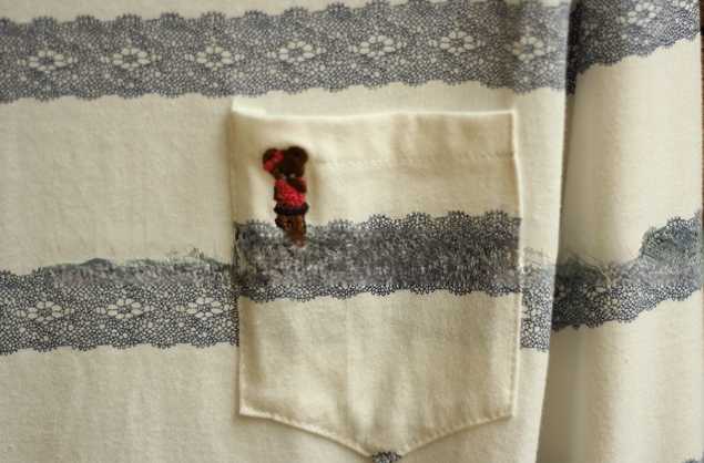 外貿女裝新款小熊刺繡口袋 清新復古印花長袖修身打底T恤